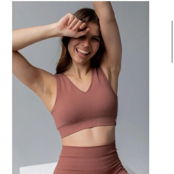 Savvy Other - Womens Brown Ribbed V Neck Support Sports Bra Athletic Tank Crop Top Size Medium
